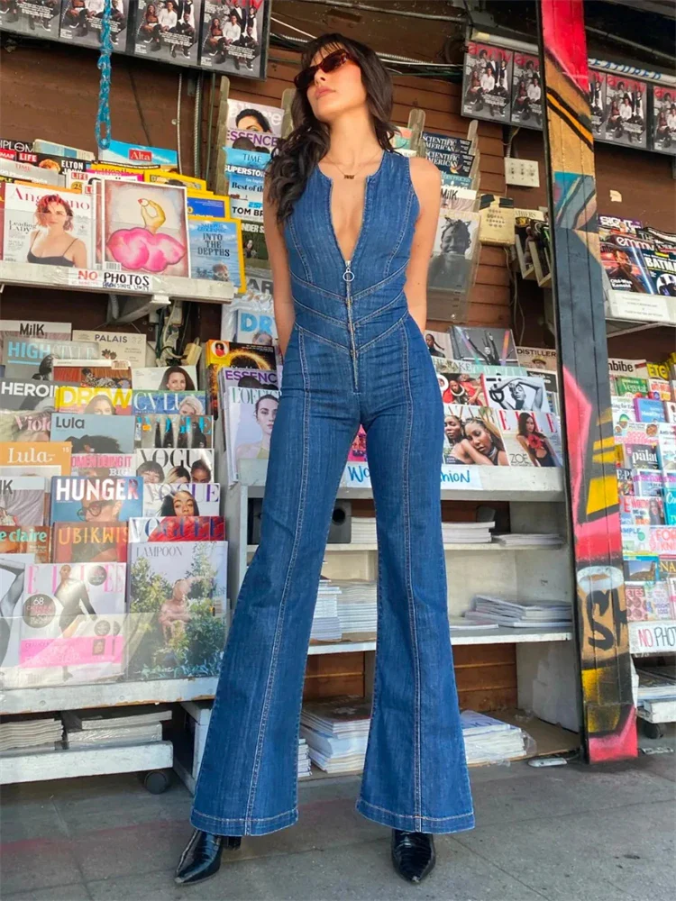 Denim Jumpsuit Dames – Mouwloos met Open Rug en Uitlopende Pijpen