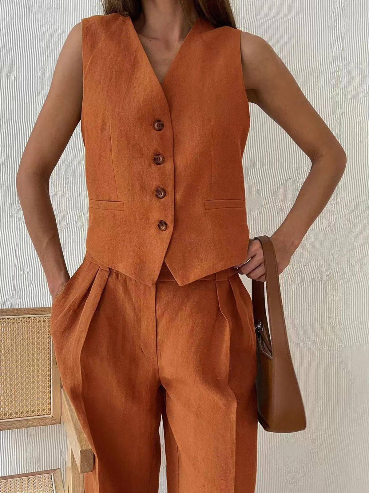 Tweedelige linnen set voor dames – Mouwloos vest en wijde broek