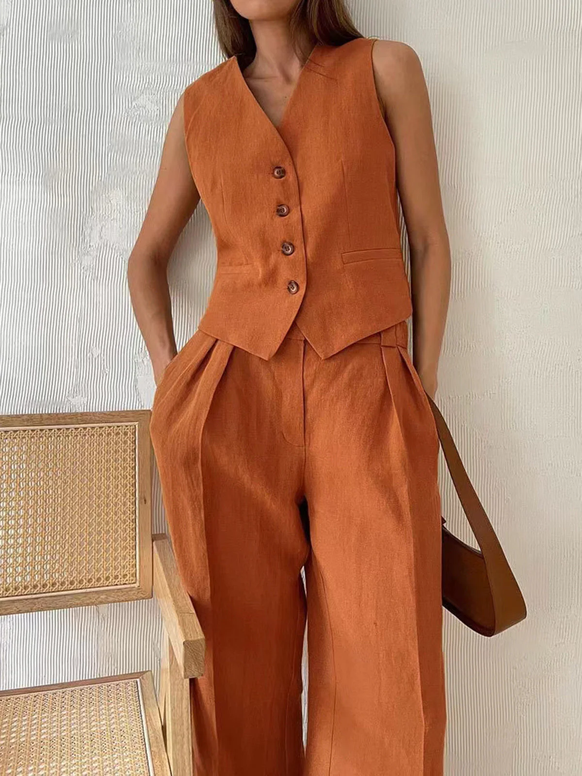 Tweedelige linnen set voor dames – Mouwloos vest en wijde broek