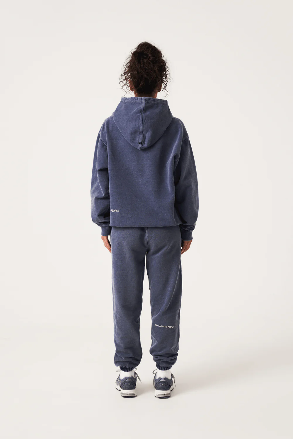 Dames joggingpak met strassletters – Hoodie en broek met relaxed fit